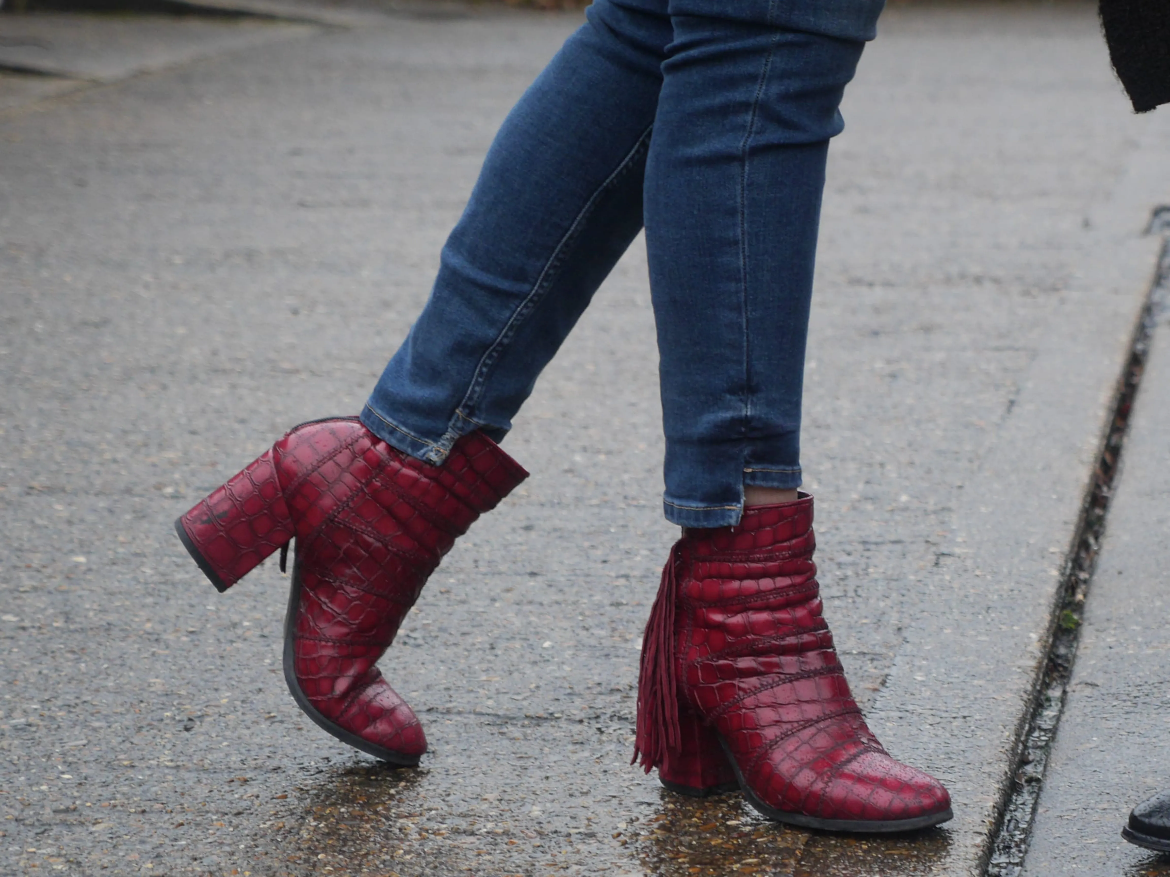 1997b8 - Red Moc Croc Fringe