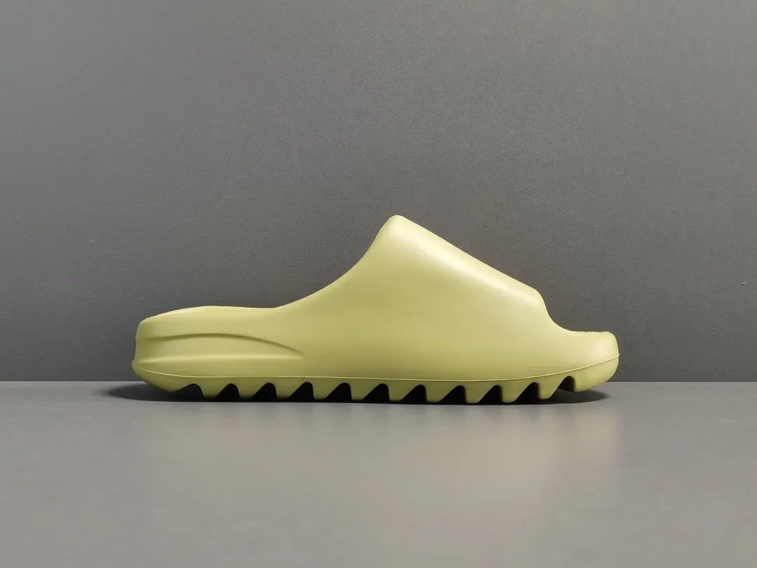 ADIDAS YEEZY SLIDE x RESIN