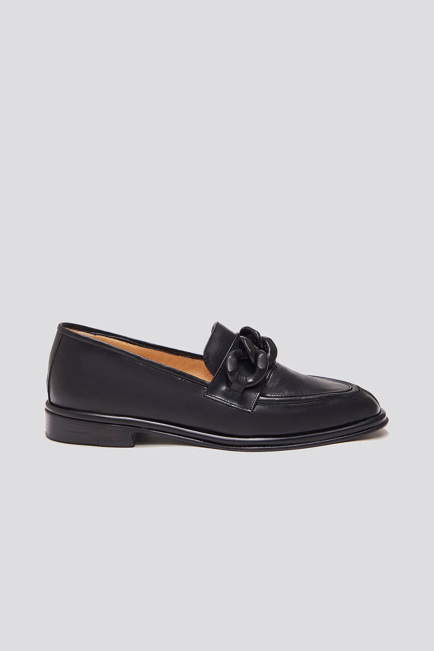 Alma Loafer in Black/Black