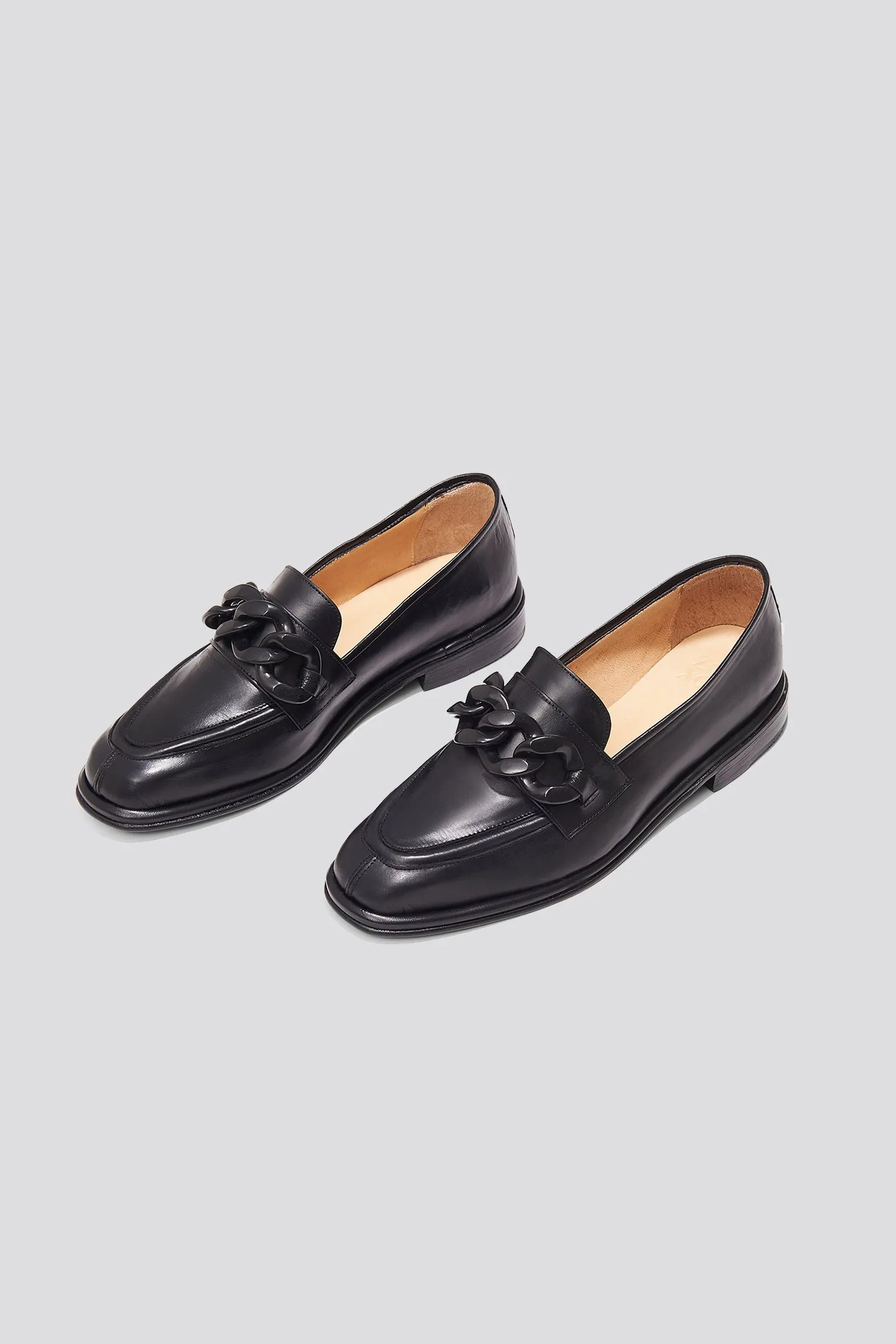 Alma Loafer in Black/Black