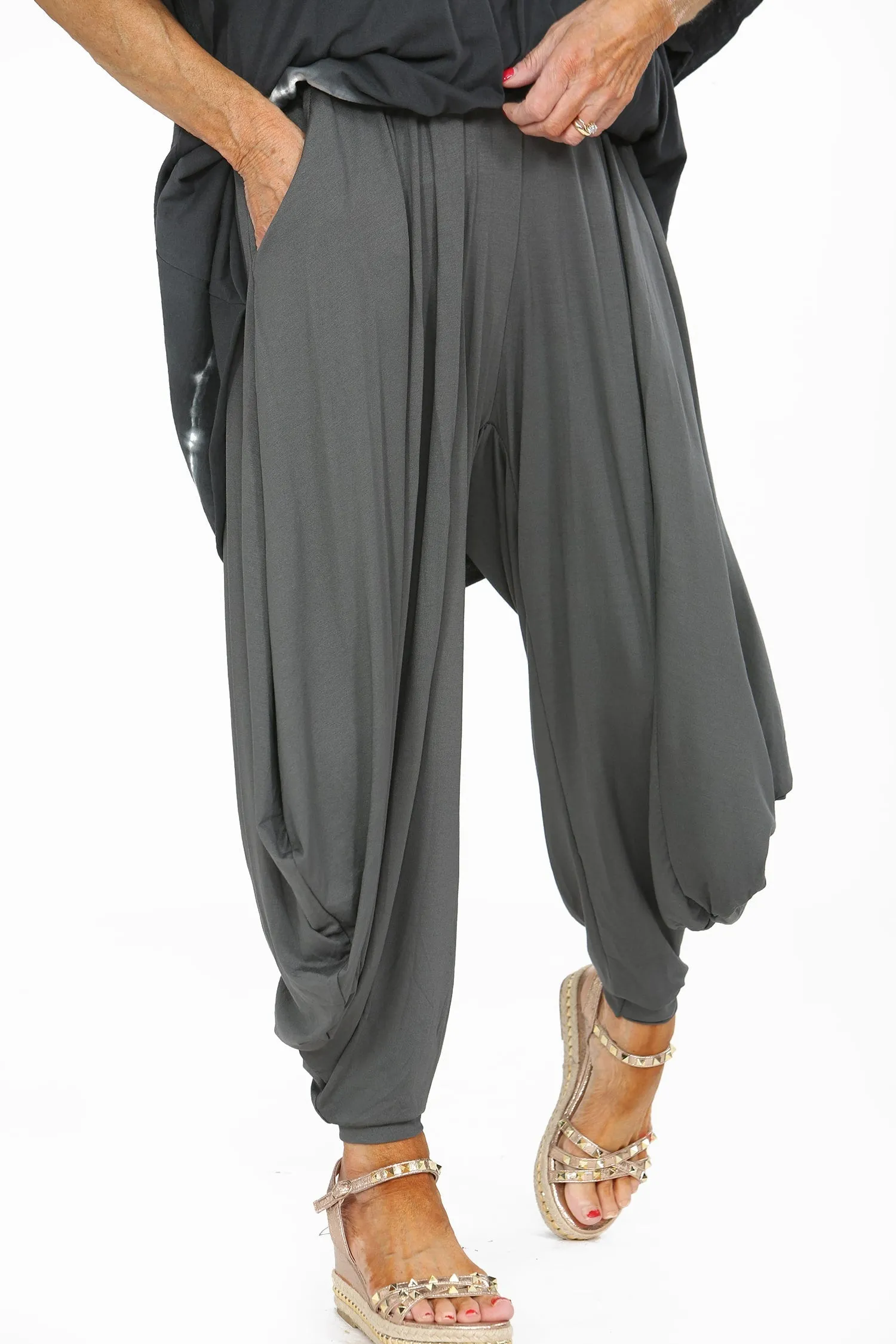 Balloon Style Harlem Trousers in Dark Grey