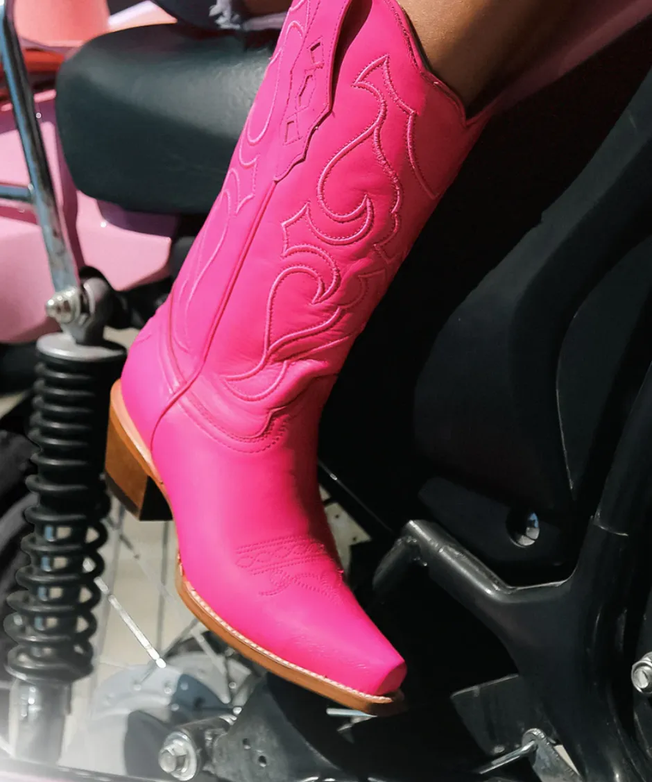 Corral Ladies Pink Snip Toe Boots Style Z5138