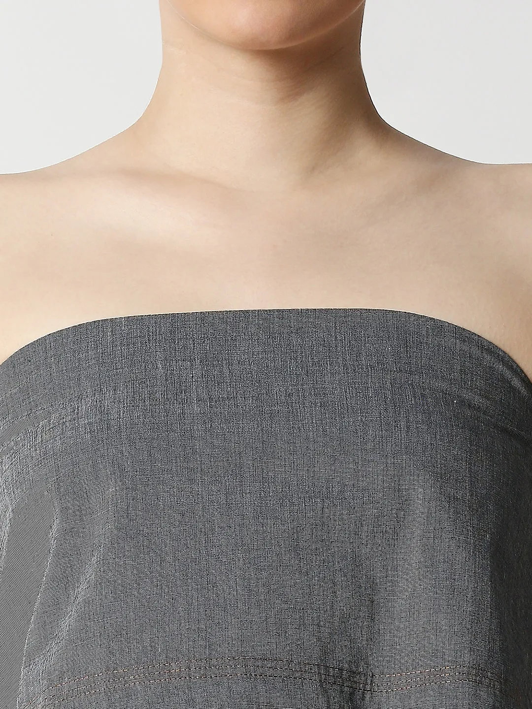 Disrupt Women Grey Slim Fit Tube Crop Top In Woven