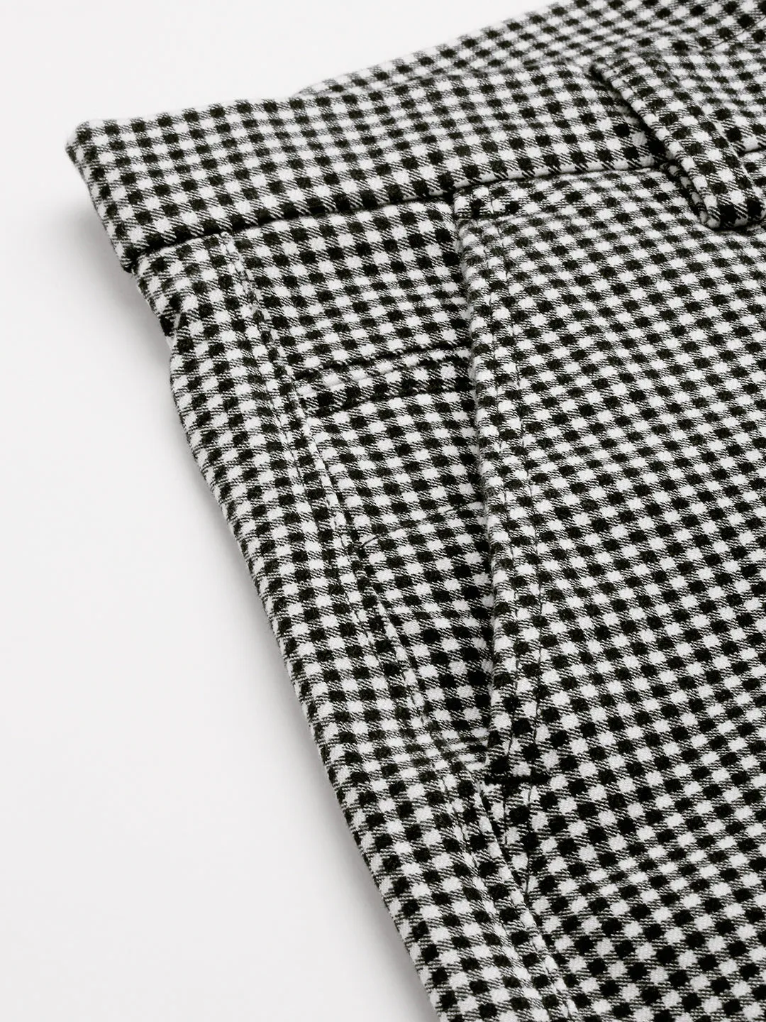 Men Black Checked Shorts