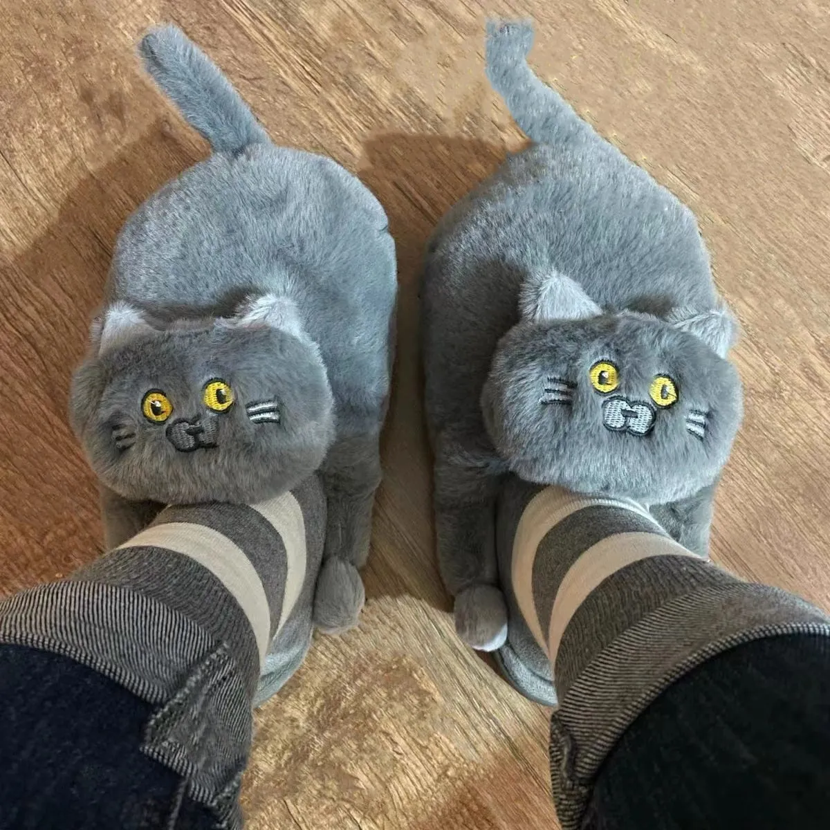 Pat and Pet Emporium | Shoes | Women's Soft Cat Hug Slippers